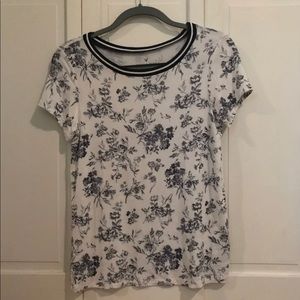 American Eagle tee